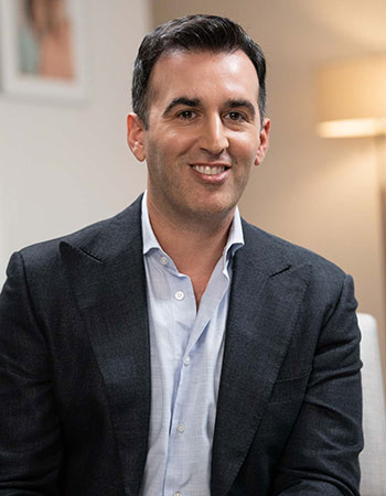Dr. Daniel Naysan